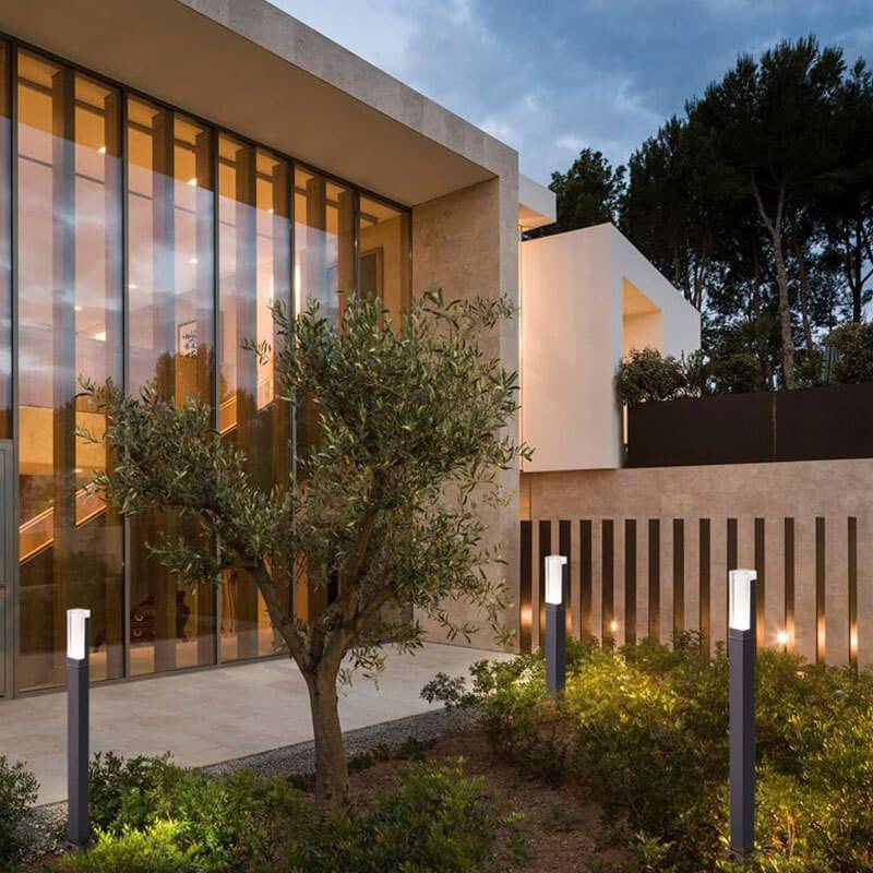 Lampada da giardino moderna quadrata LED per esterni a 1 luce