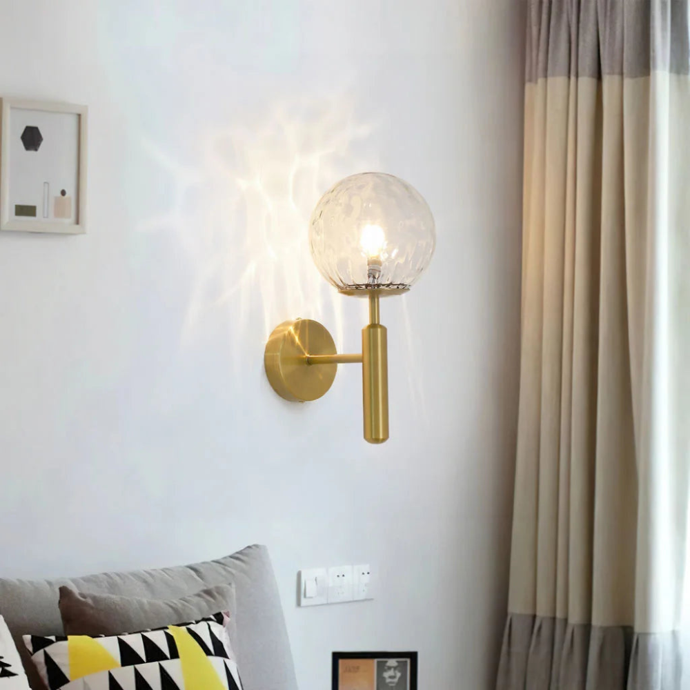 Aplique de pared nórdico de latón con globo de vidrio LED de 1 luz