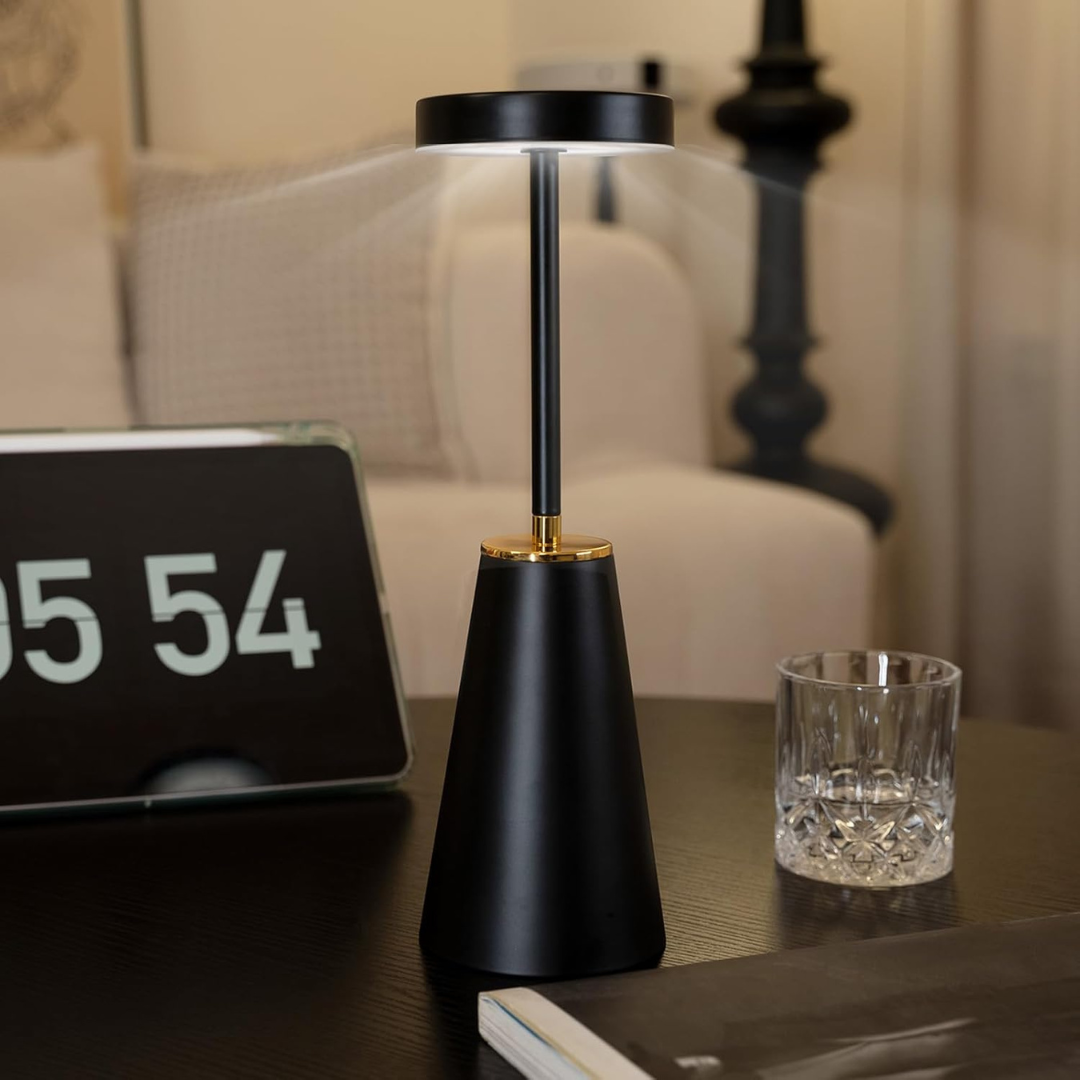 Lampada da tavolo moderna ricaricabile LED in ferro a cono 1 luce