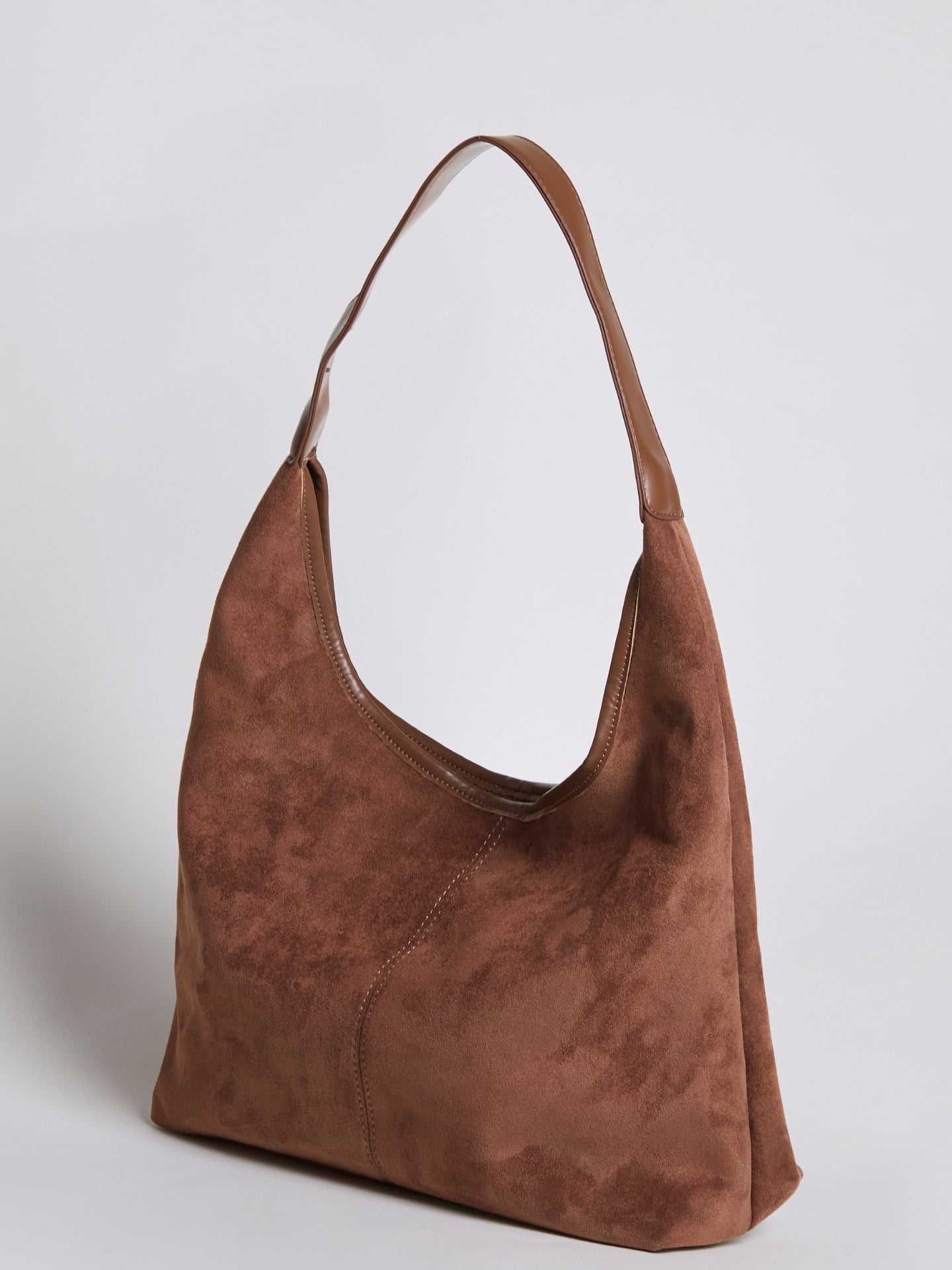 HÅNDTASKE | RUSKIND HOBO-TASKE MED MINIMALISTISK DESIGN OG ENKELT REM