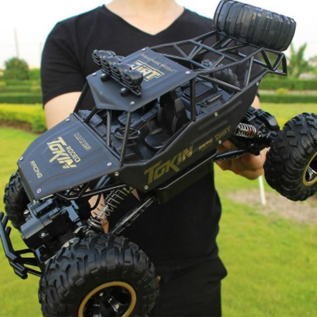 Fernsteuerbarer Monstertruck | 4x4 Offroad RC-Fahrzeug mit Geländereifen