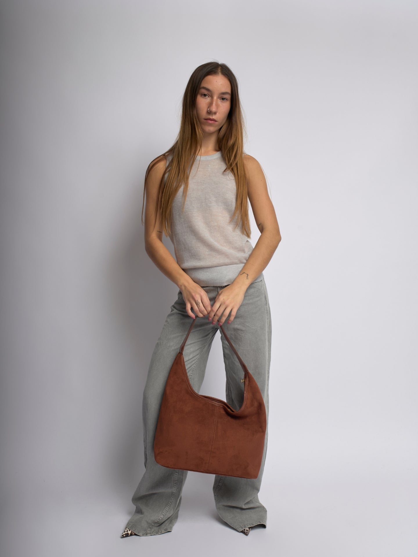 HÅNDTASKE | RUSKIND HOBO-TASKE MED MINIMALISTISK DESIGN OG ENKELT REM