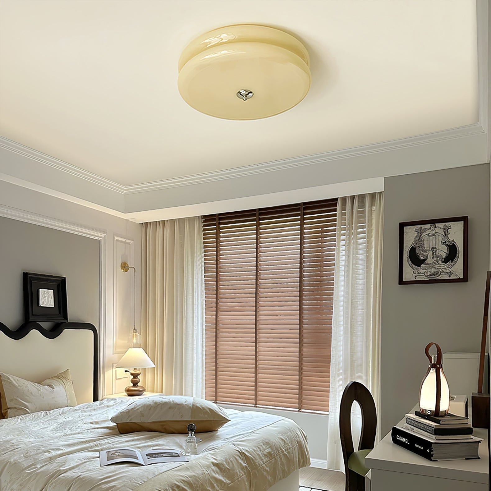 Art Deco Vintage Round Glass Ceiling Light 1-Light
