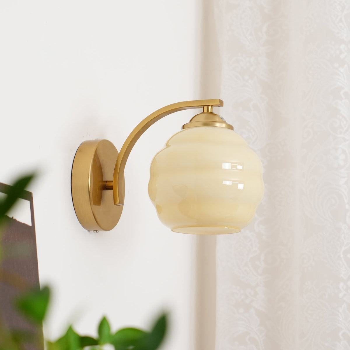 Aplique de pared Art Deco con globo de vidrio ondulado 1 luz
