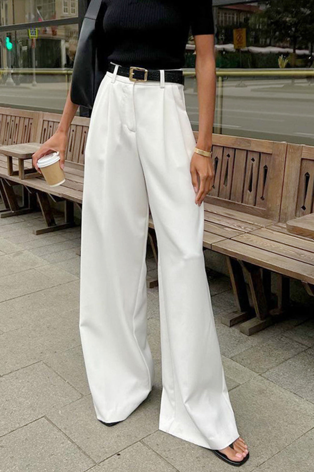 TIDLØS CHIC | HØJTALJEDE BUKSER MED VIDE BEN I HVID