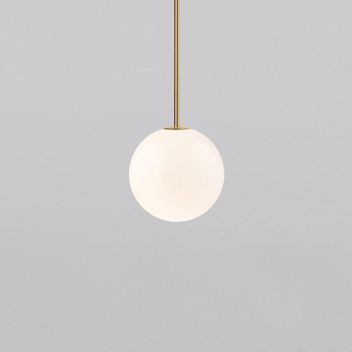 Lámpara colgante minimalista de globo de vidrio y latón 1 luz