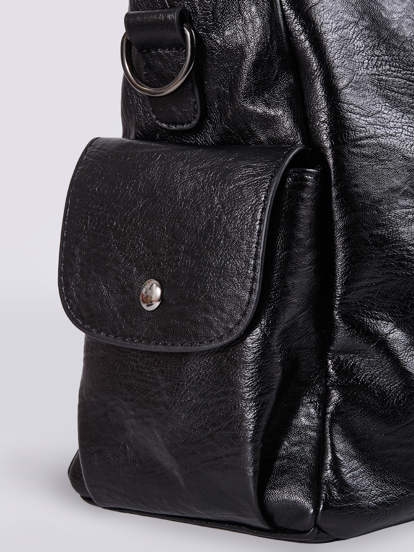 Alltags-Eleganz | Schwarze Ledertasche zum Tragen
