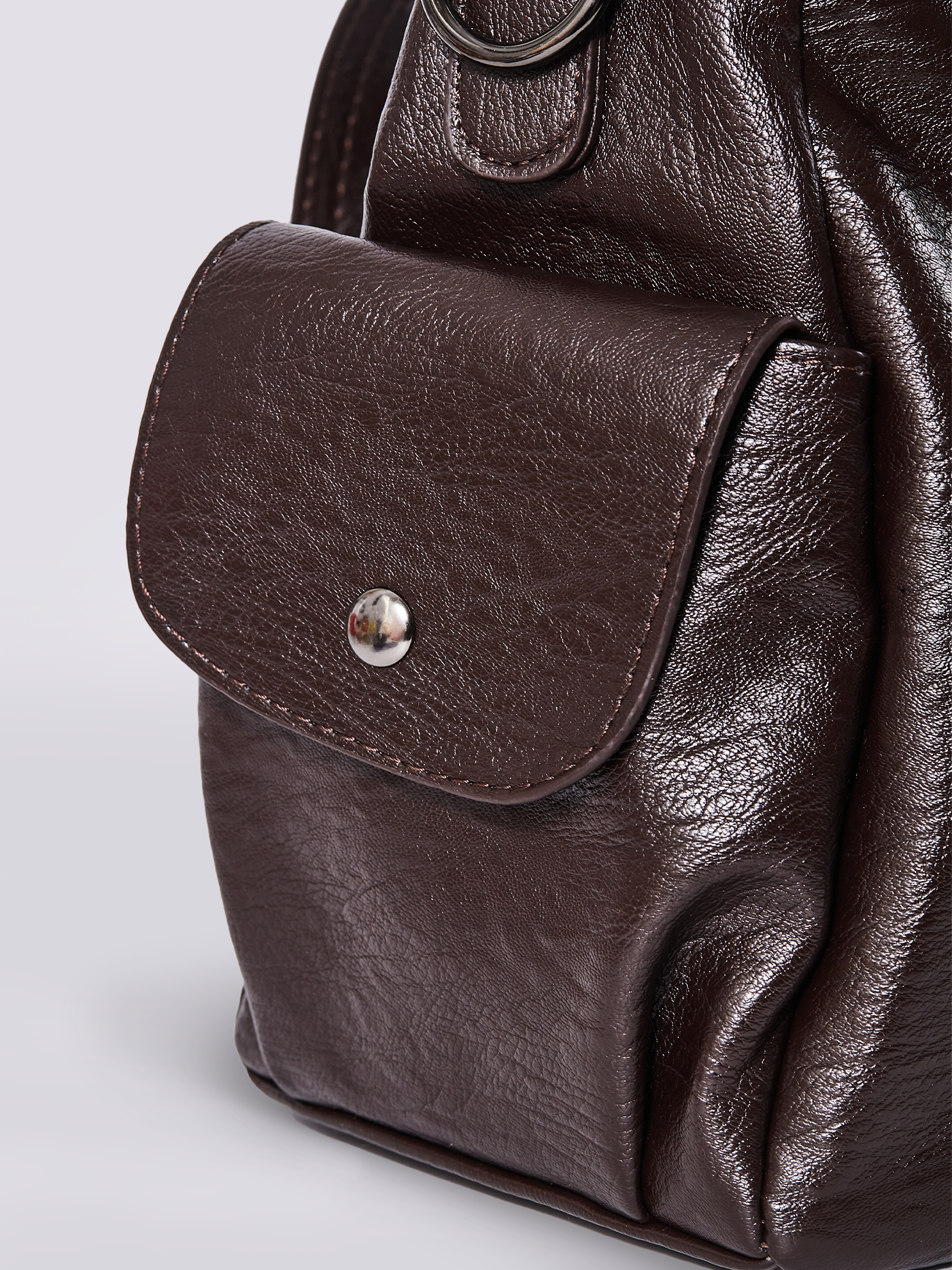 Alltags-Eleganz | Schwarze Ledertasche zum Tragen