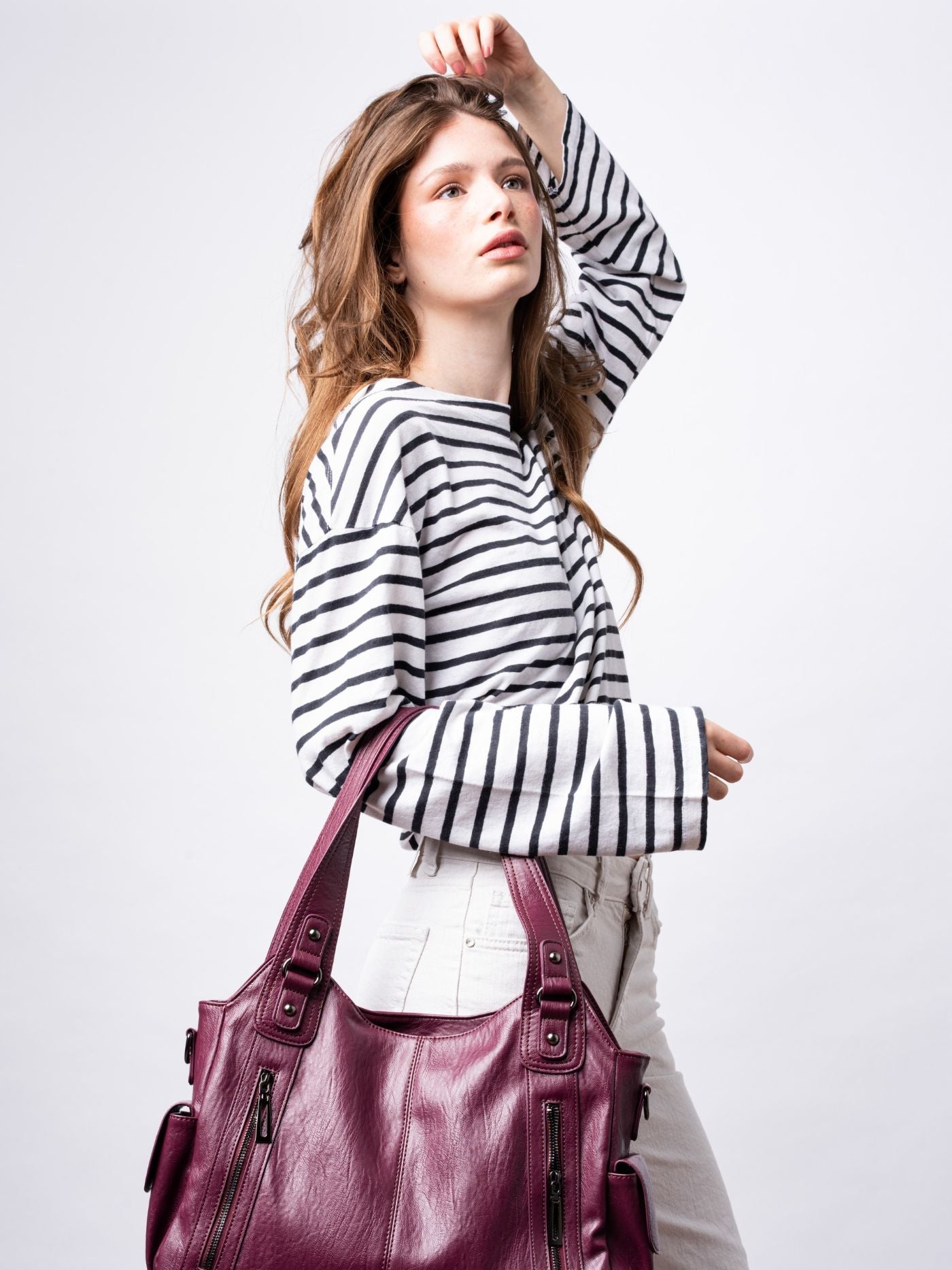 Alltags-Eleganz | Schwarze Ledertasche zum Tragen