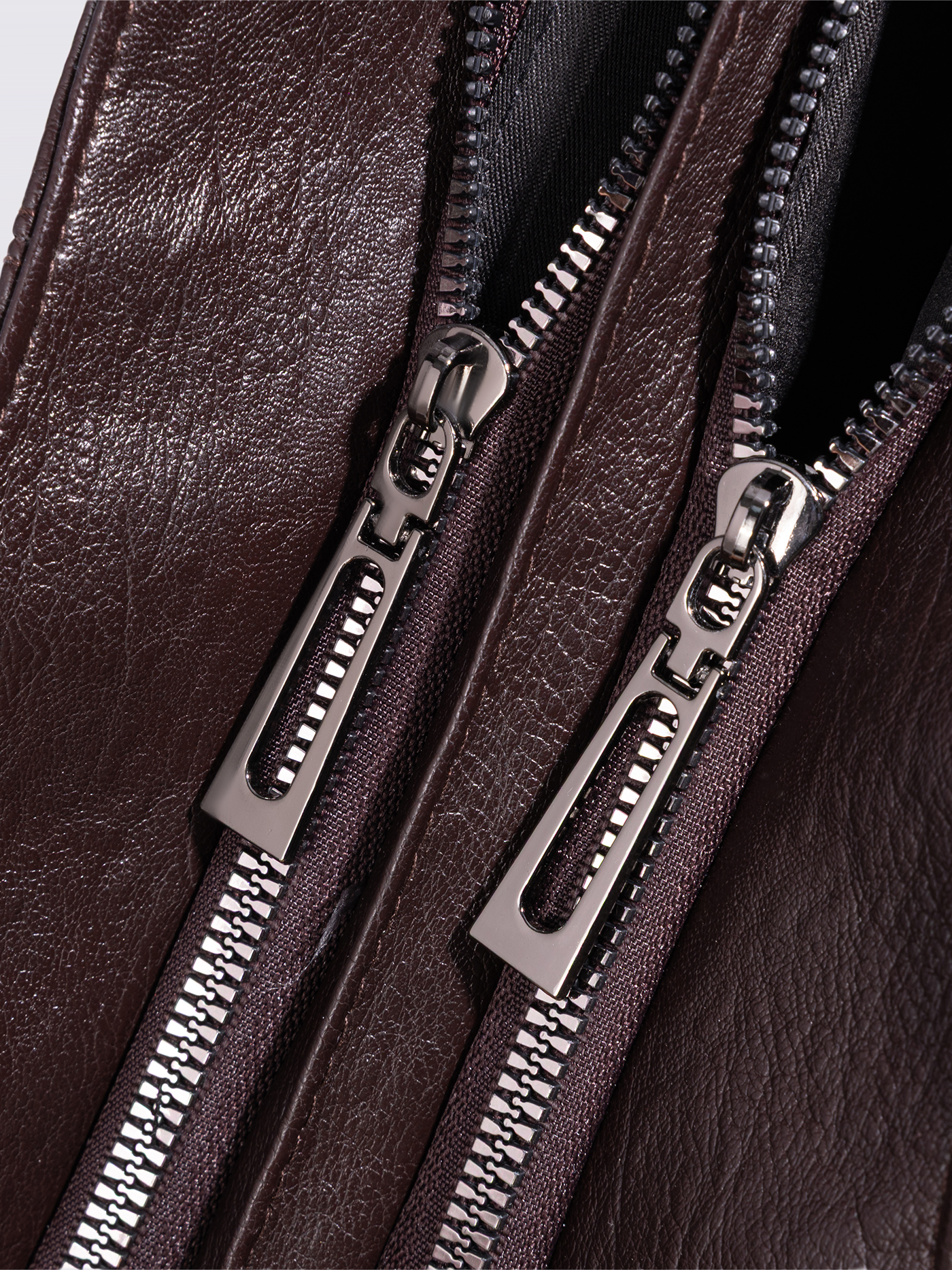 Alltags-Eleganz | Schwarze Ledertasche zum Tragen