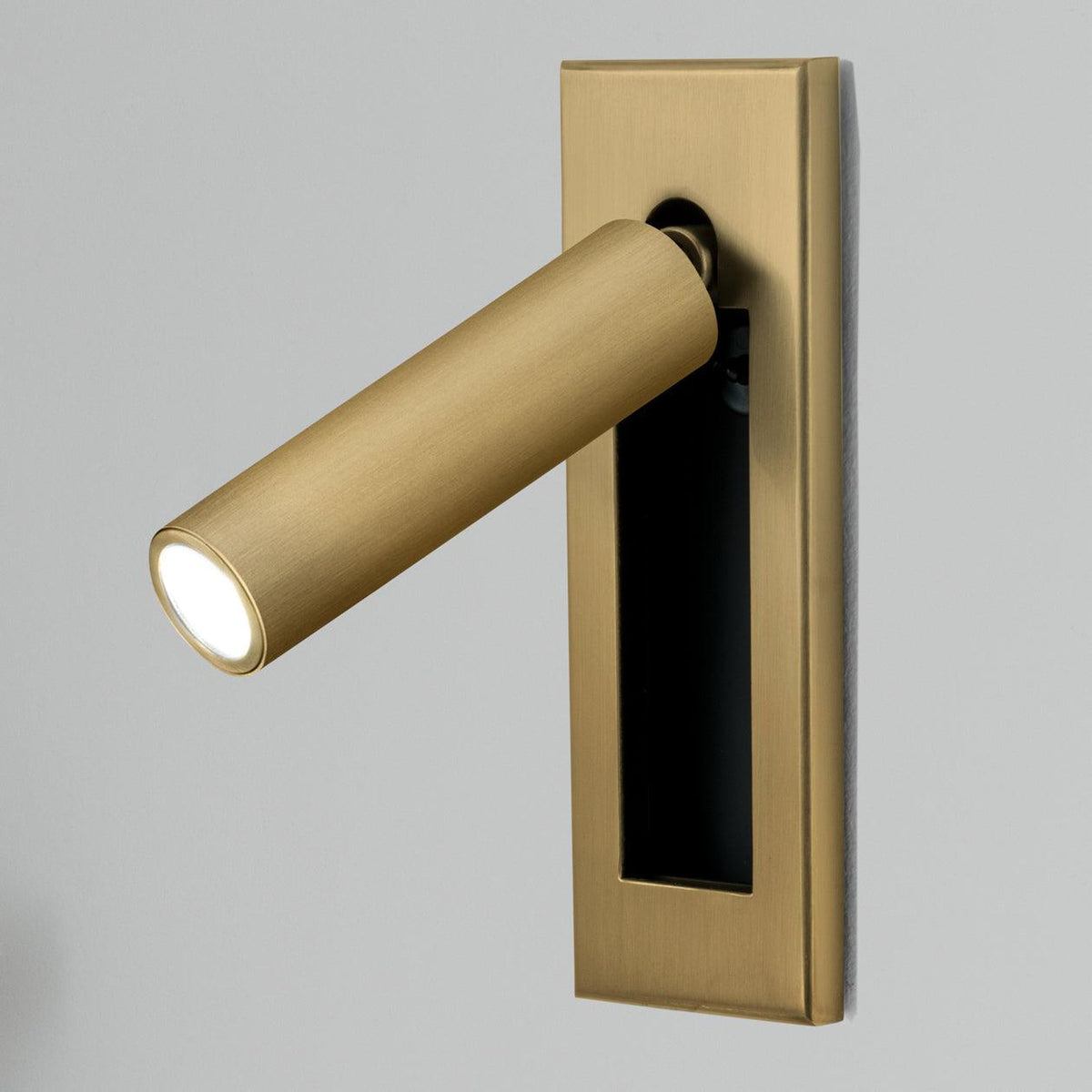 Aplique de pared moderno minimalista empotrado de aluminio con LED 1 luz