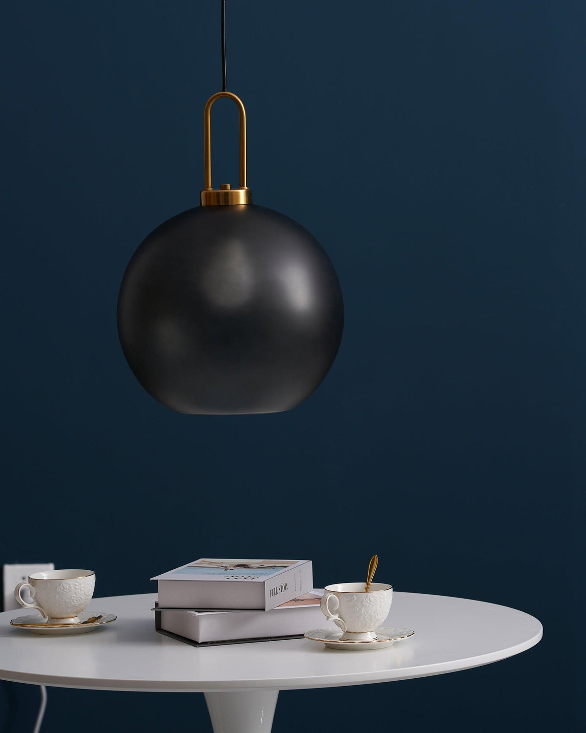 Lampadario moderno cilindrico in vetro e ottone a 1 luce
