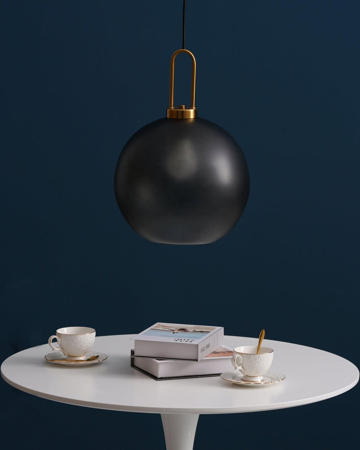 Lampadario moderno cilindrico in vetro e ottone a 1 luce