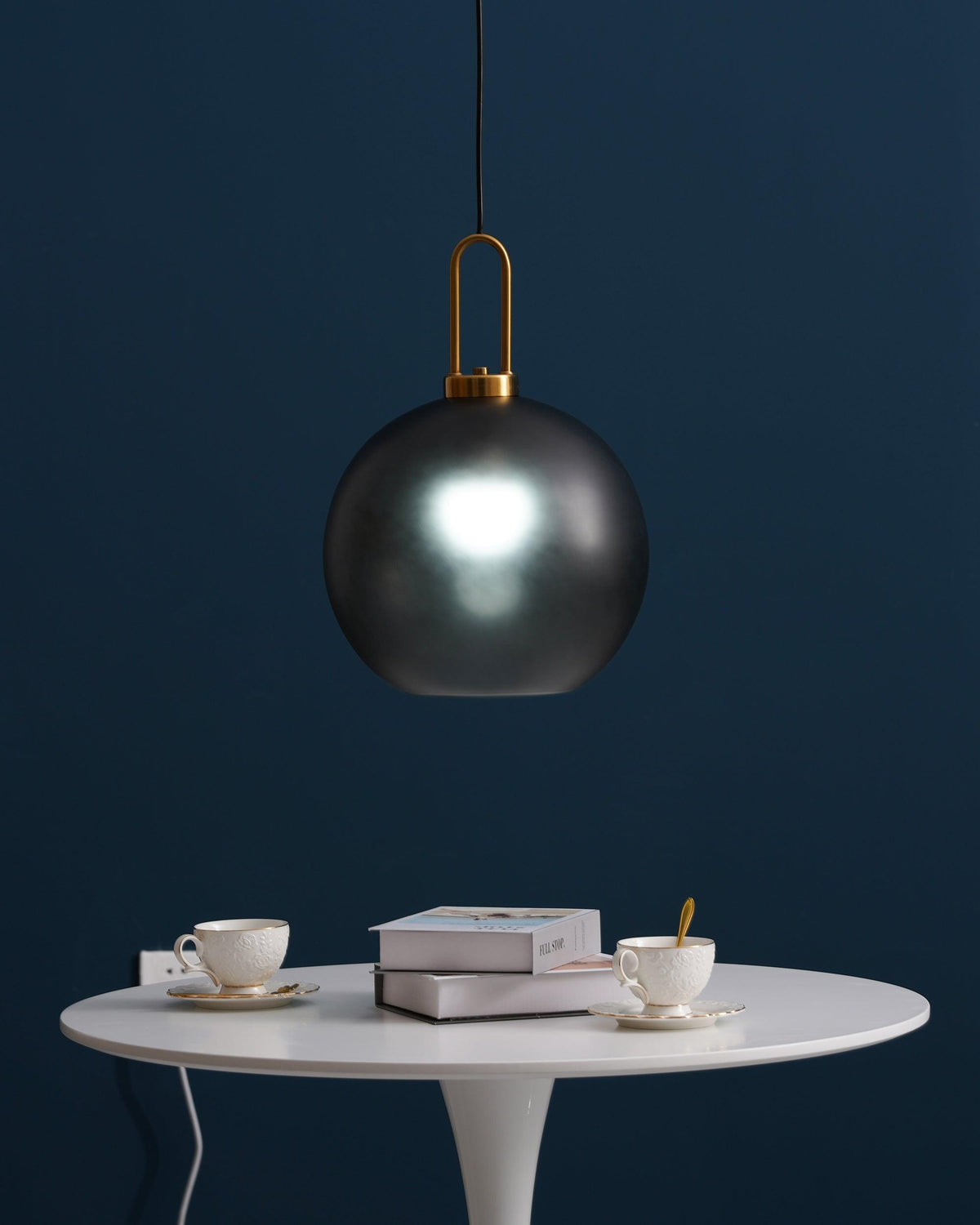 Lampadario moderno cilindrico in vetro e ottone a 1 luce