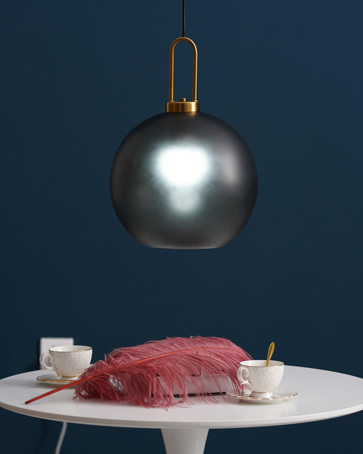 Lampadario moderno cilindrico in vetro e ottone a 1 luce