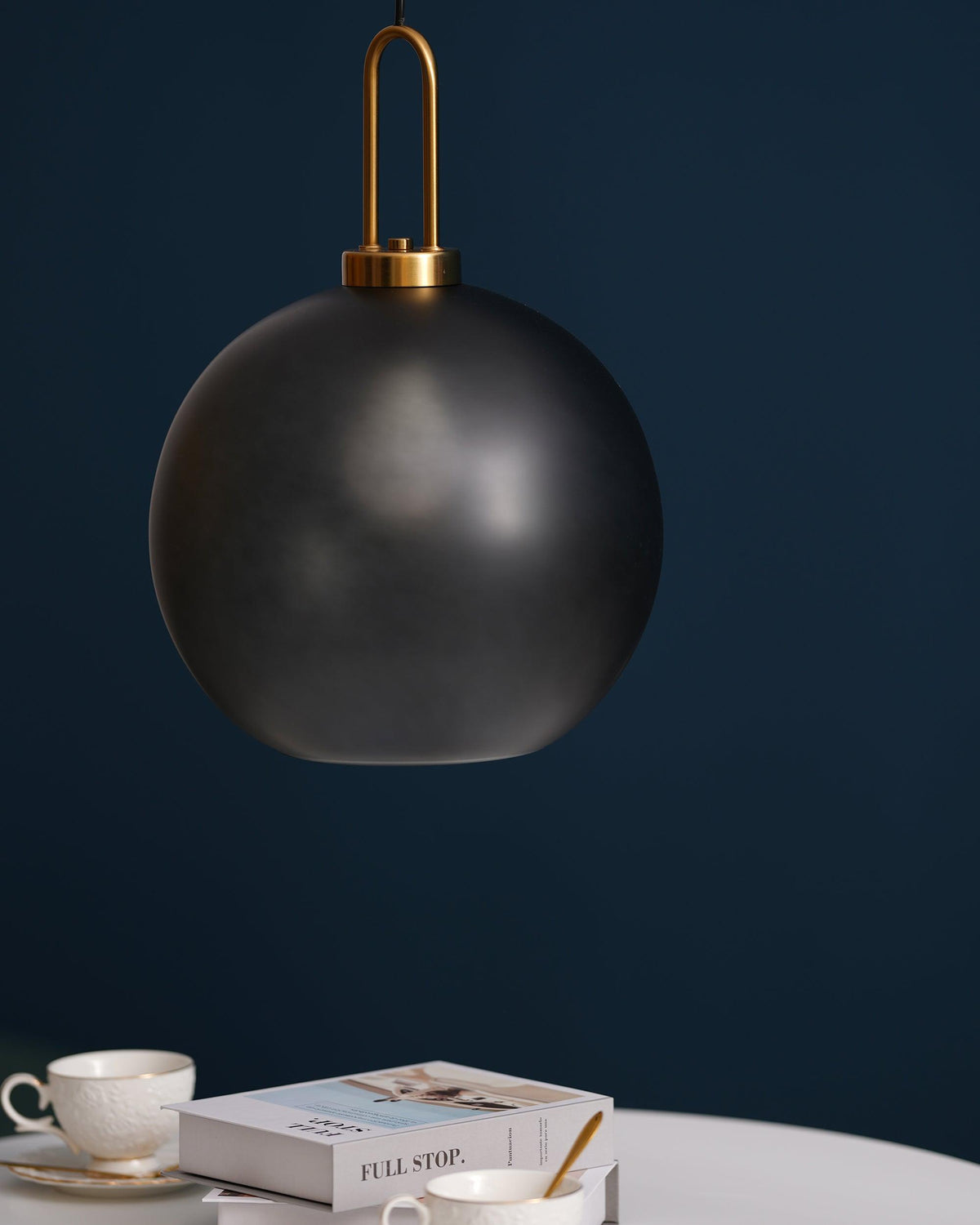 Lampadario moderno cilindrico in vetro e ottone a 1 luce