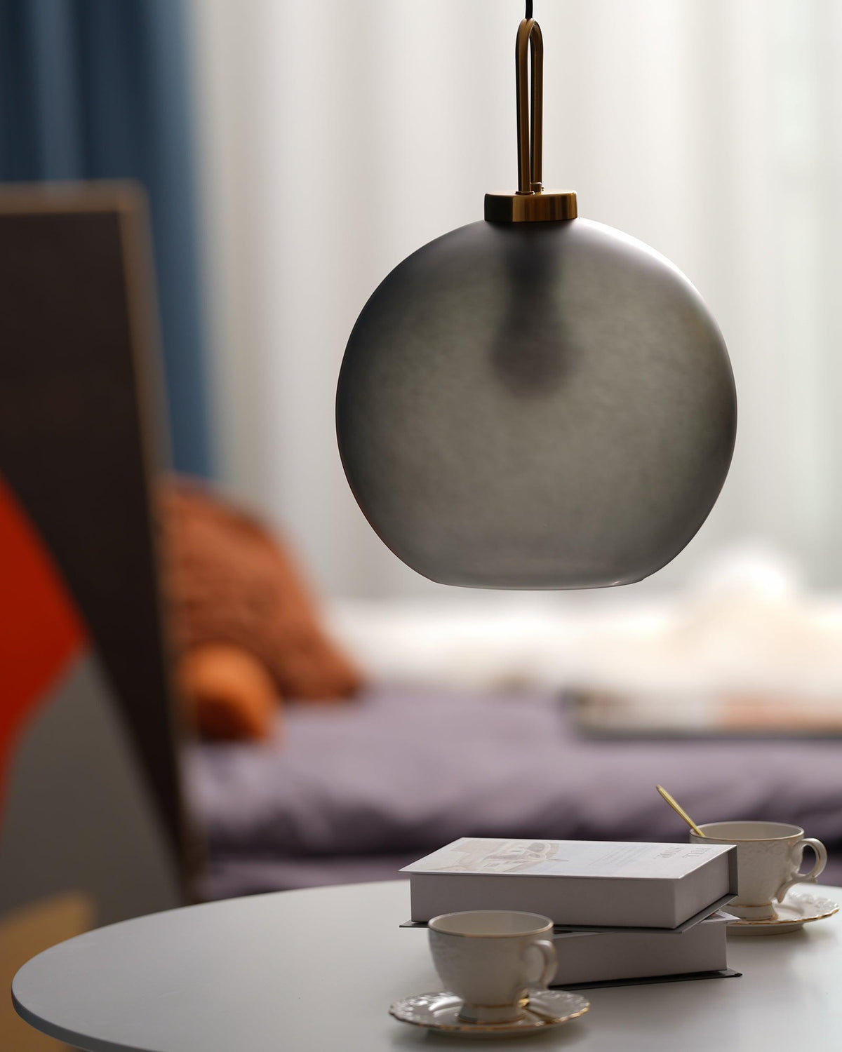 Lampadario moderno cilindrico in vetro e ottone a 1 luce