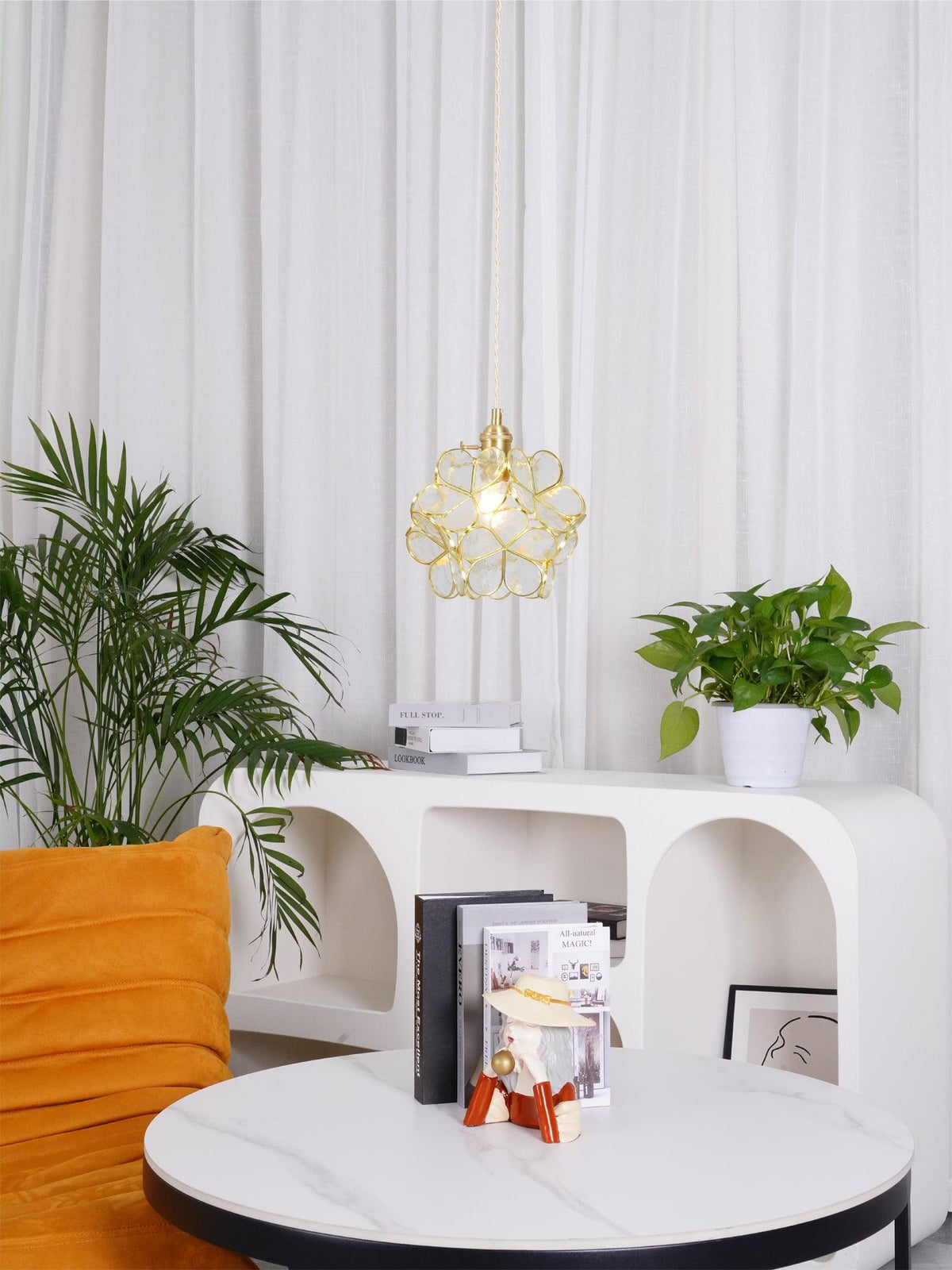 Lampadario vintage in ottone con globo in vetro floreale a 1 luce