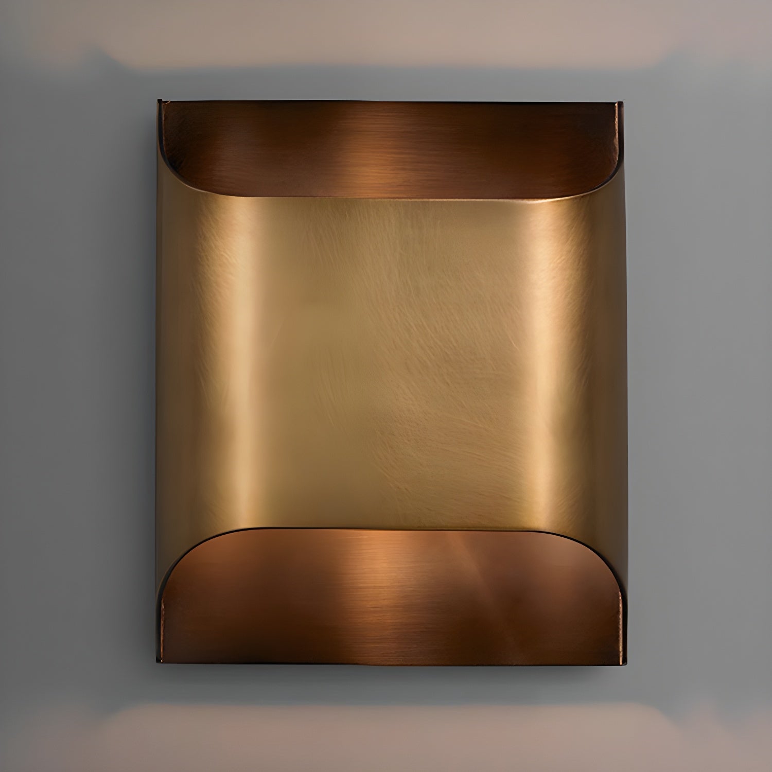 Applique da parete moderna curva in ottone con LED a 1 luce