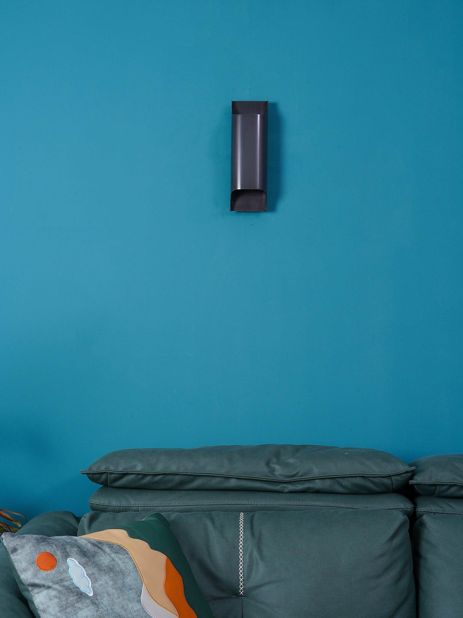 Applique da parete moderna curva in ottone con LED a 1 luce