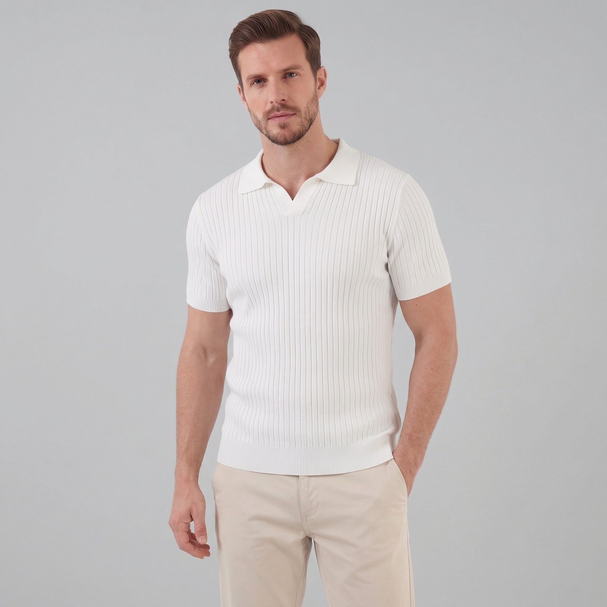 Polo a maniche corte a coste con scollo a V da uomo