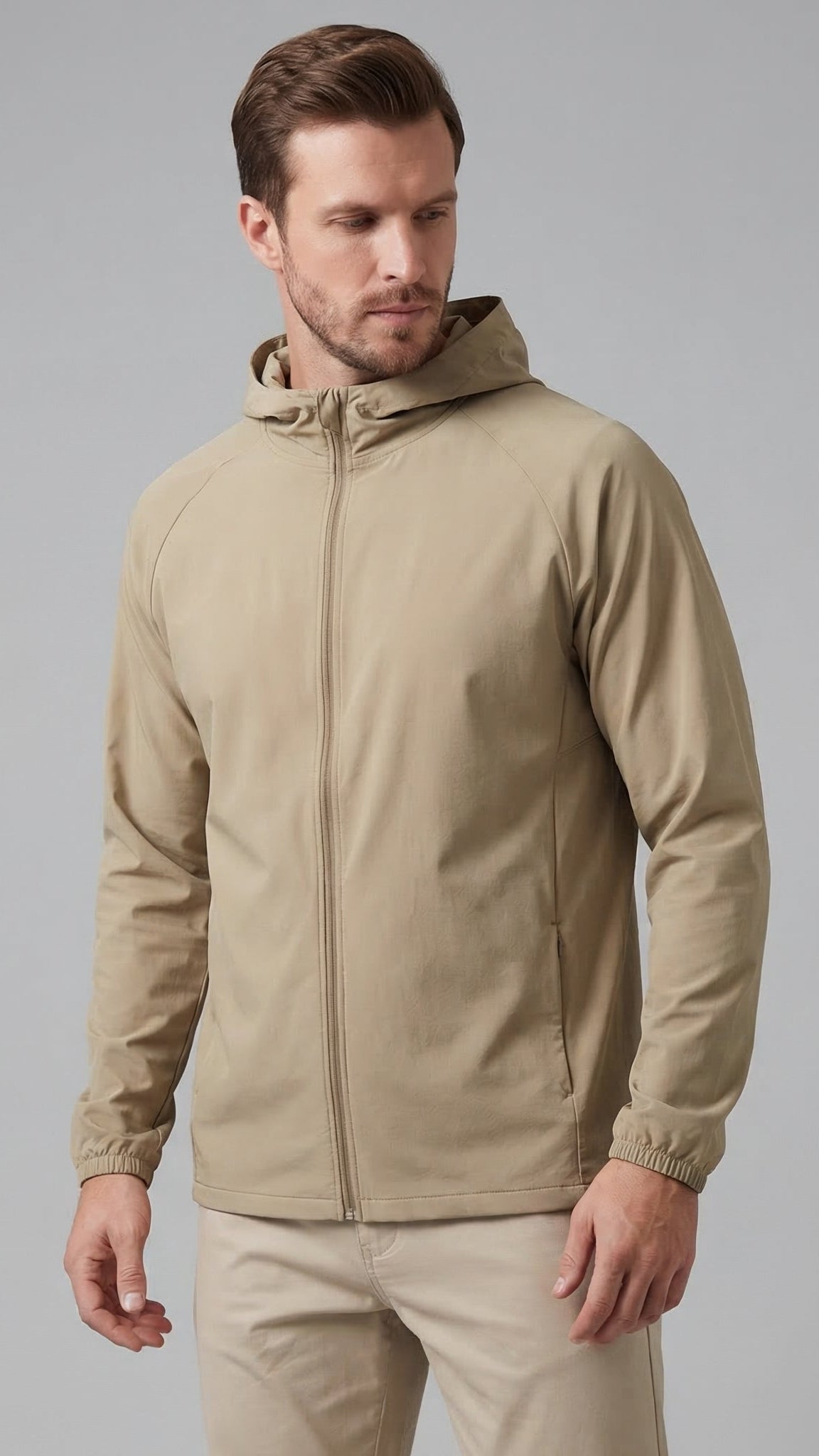 Chaqueta técnica con capucha para hombre