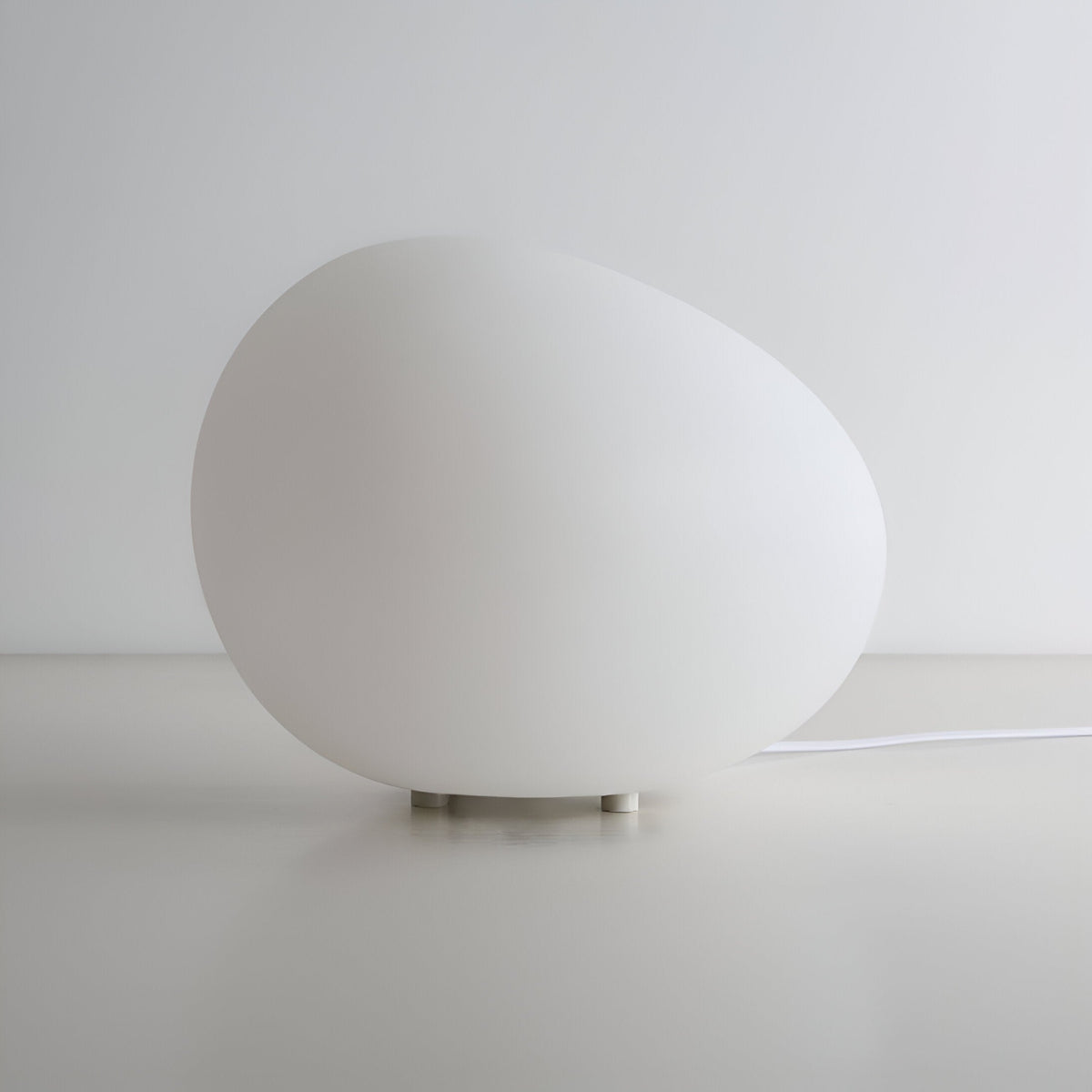 Lámpara de mesa nórdica LED con forma de piedra de 1 luz