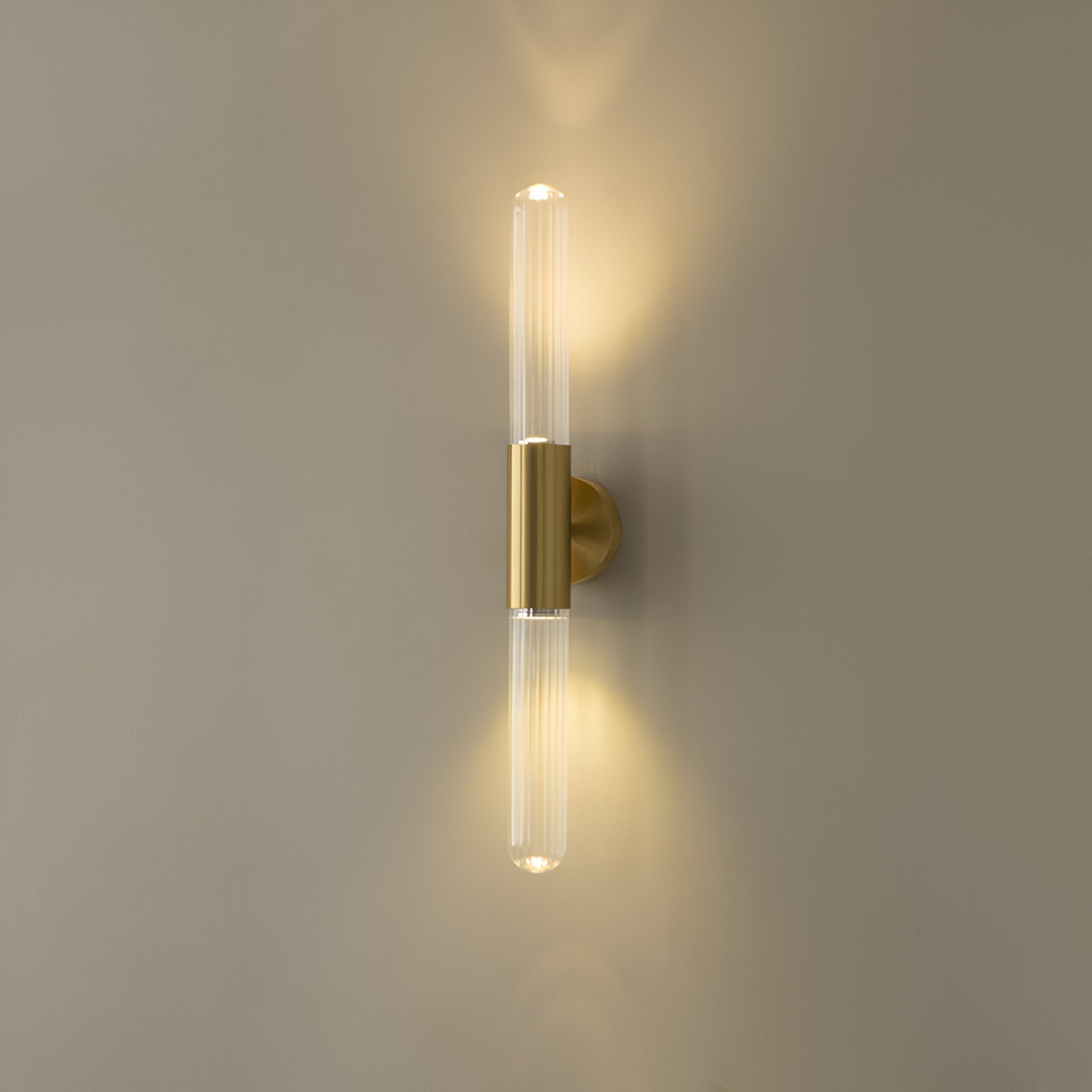 Aplique de pared nórdico de latón con vidrio efecto ondas de agua LED de 1 luz