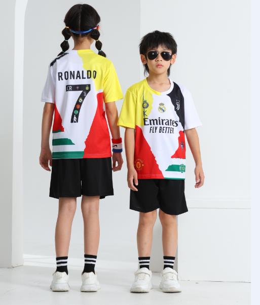 Conjunto de Camiseta y Pantalones Cortos de Fútbol para Niños Ronaldo – Edición Multi-Equipo