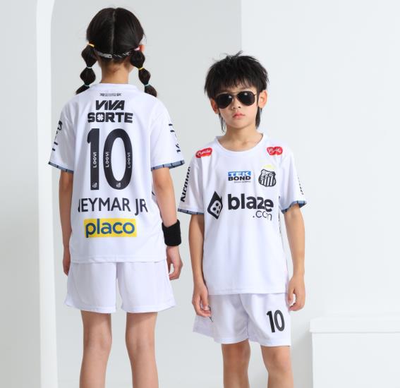 Conjunto de camiseta y pantalones cortos de fútbol para niños – Neymar