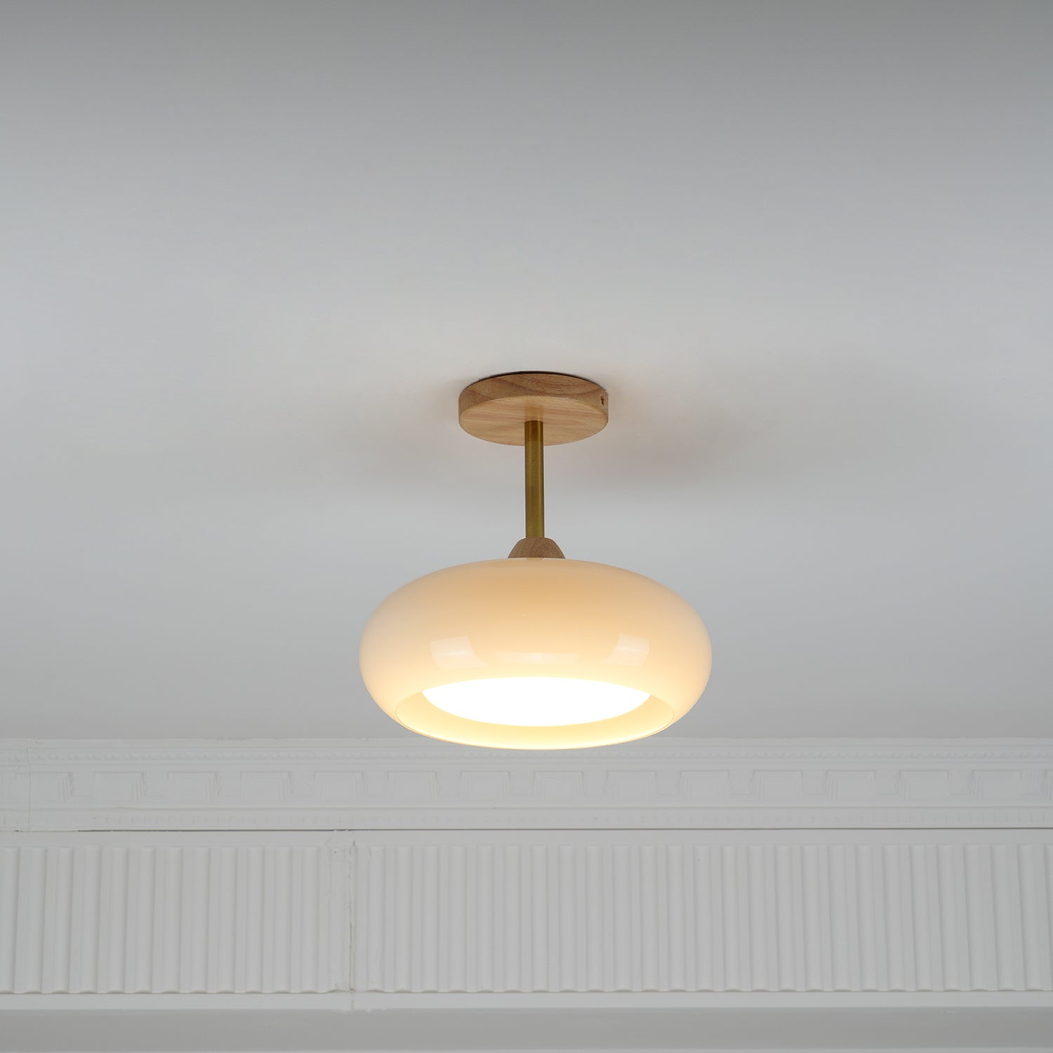 Lámpara de techo nórdica semiencastrada con cúpula de madera y vidrio LED 1 luz