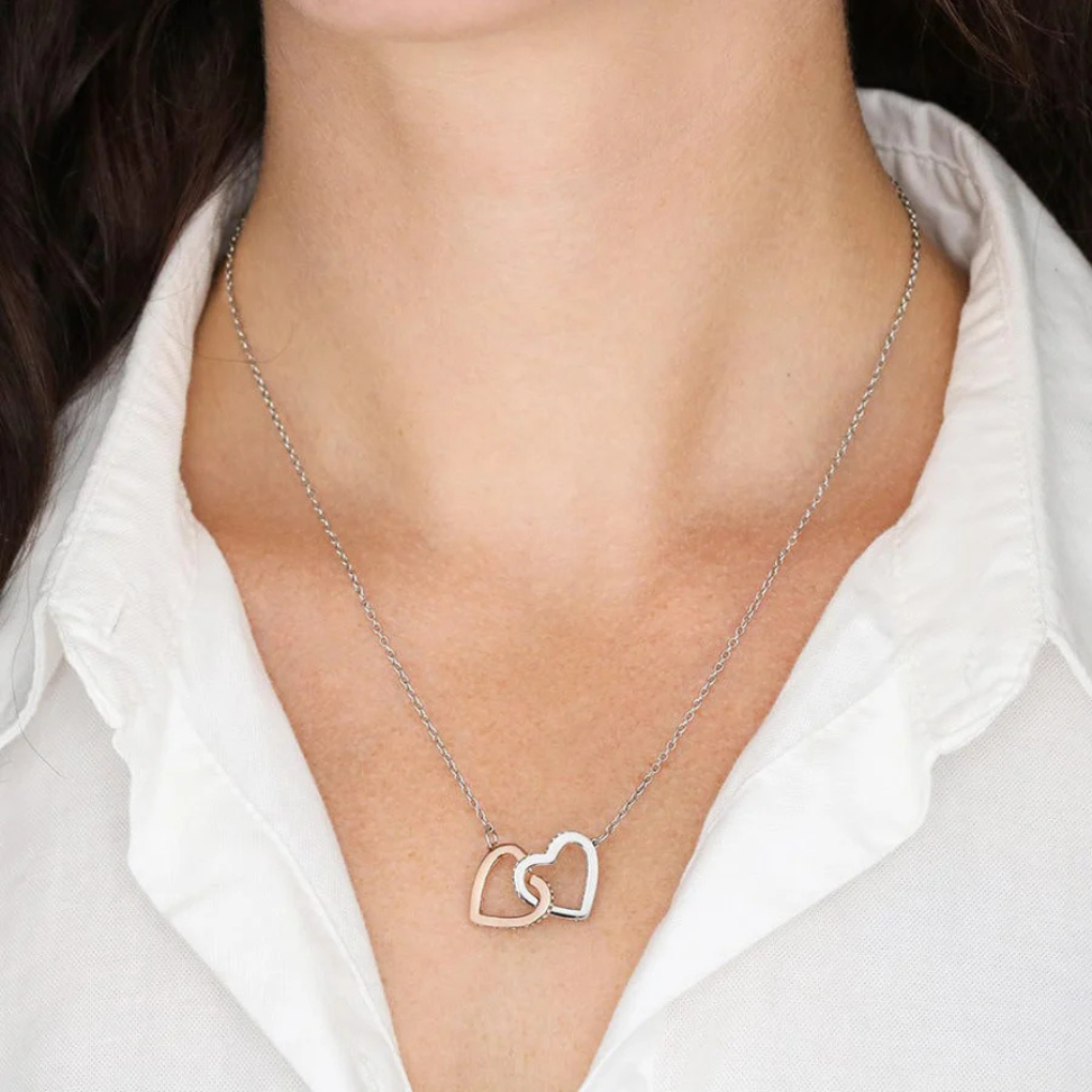 Collana con pendente a due cuori da donna