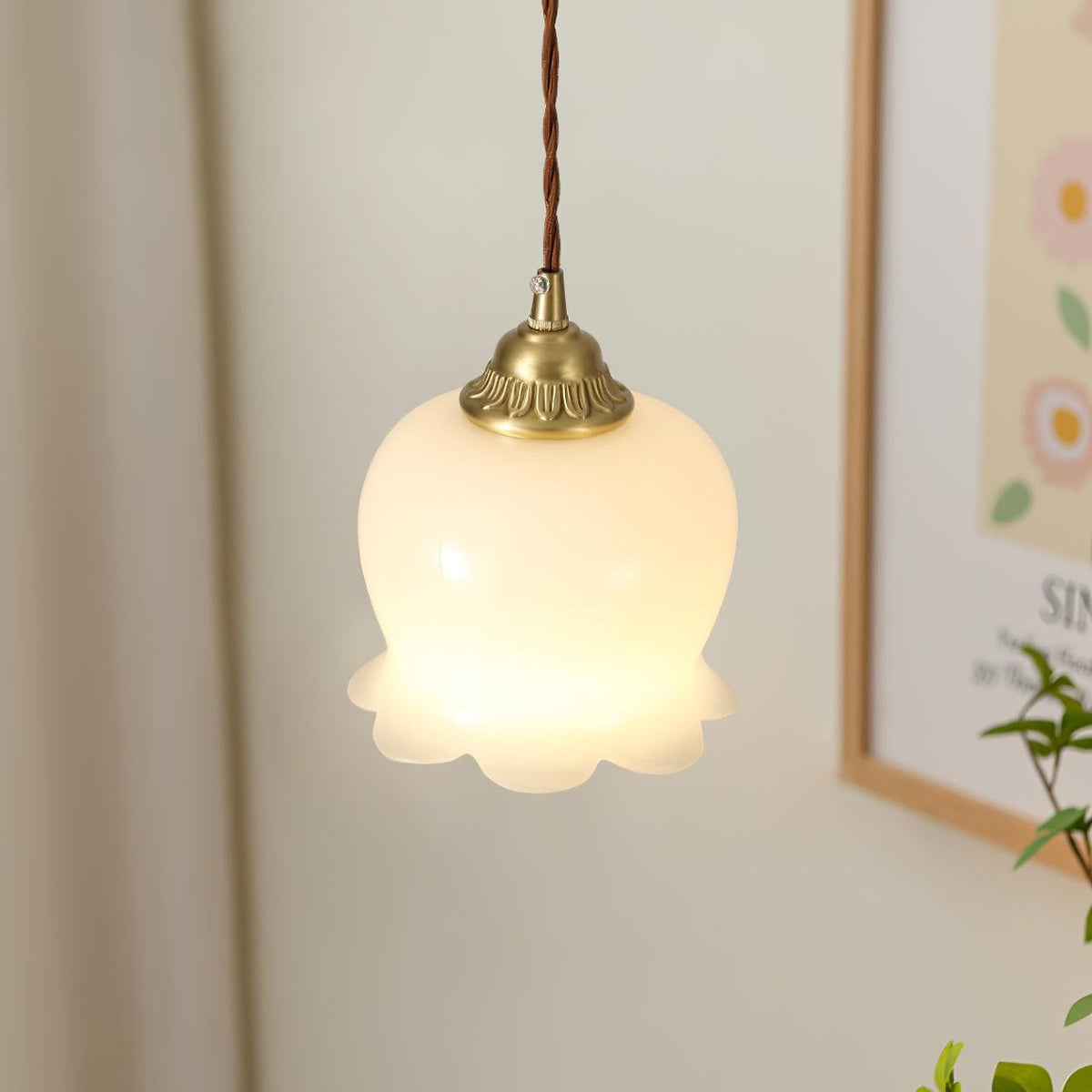 Vintage messing bloemblad glazen hanglamp 1-licht