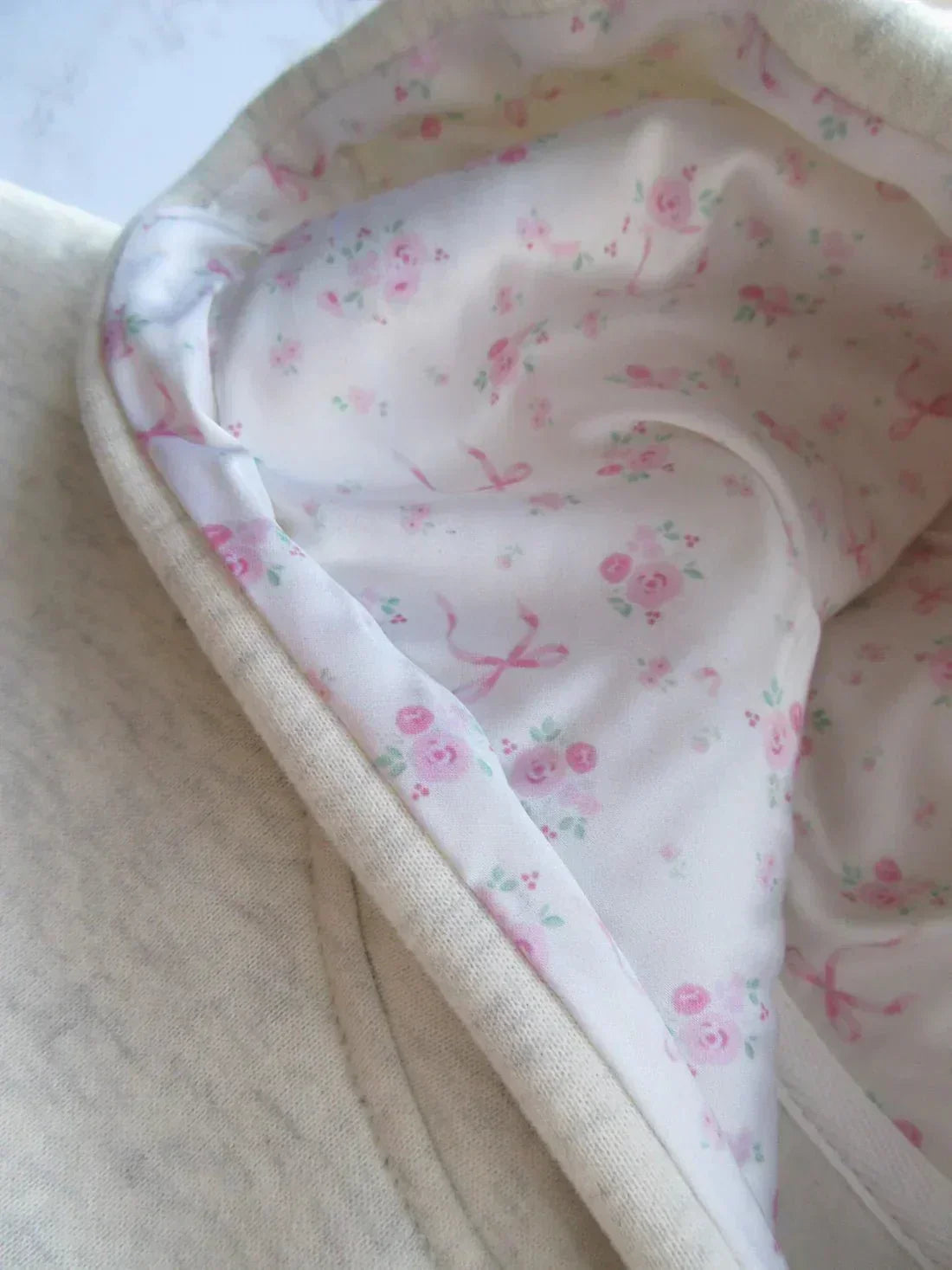 Puili | Hoodie mit Schleifendetail