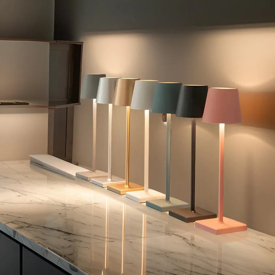Lampada da tavolo LED moderna scandinava in alluminio 1 luce