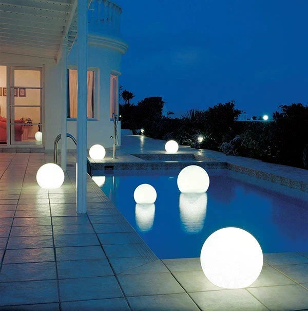 Moderner PE Kugel Außen Gartenleuchte LED wiederaufladbar