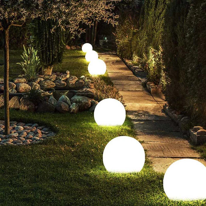Lampada da giardino esterna moderna con globo in PE ricaricabile LED